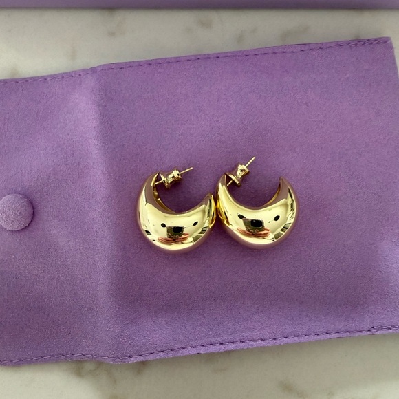 Melinda Maria “She’s So Smooth” Teardrop Hoops - Picture 4 of 7